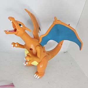 2022 Pokémon Nintendo Charizard 8inch Battle Figure With Sound No Bullet Fire. 